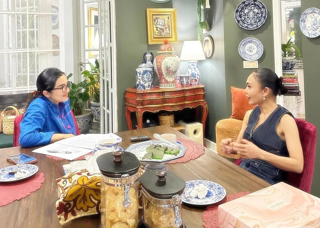 Ashanty mewawancarai Yuni Shara yang menjadi salah satu informannya